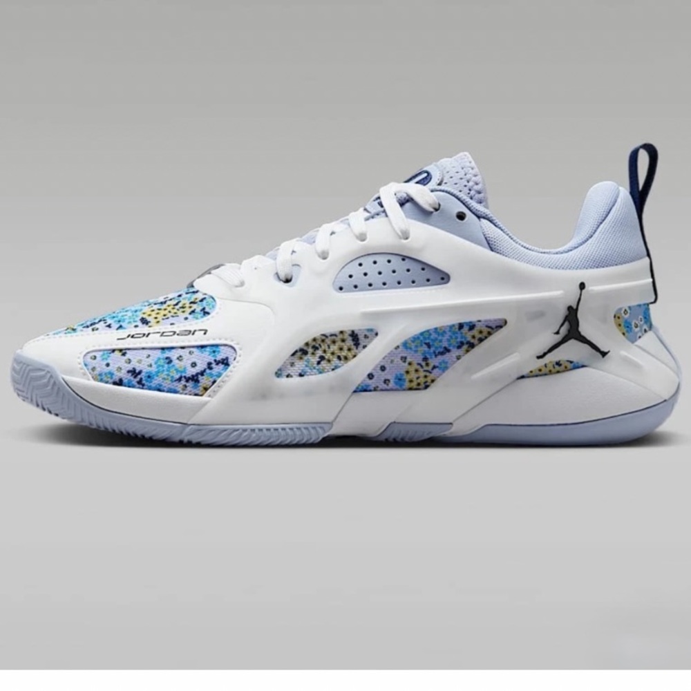 Jordan Athletic Shoes in White and Blue